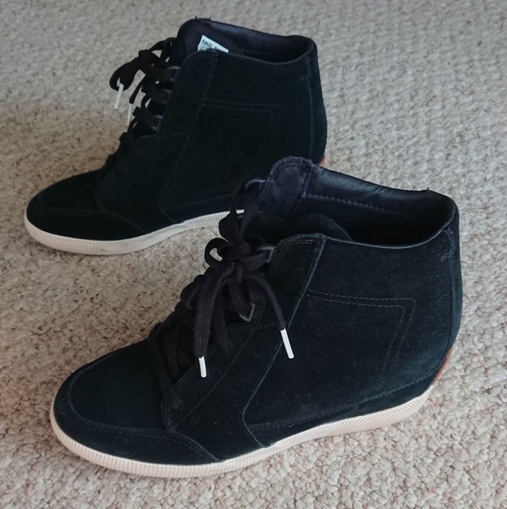 SOREL black suede Out N About Wedge II Shoe size 9.5